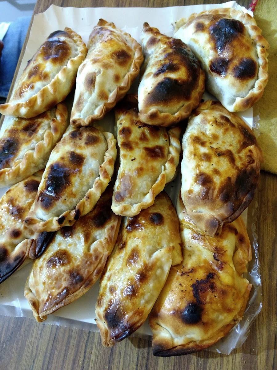 Pizzeria Y Empanadas El Viejo Dragon-10